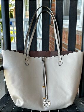 Mia K Scalloped Edge Tote Bag in Tan